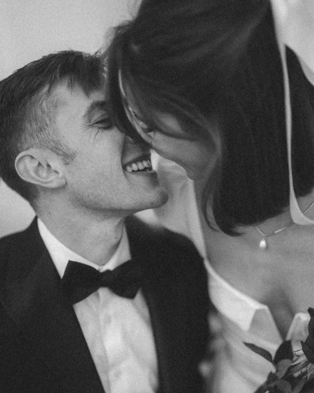 From first glances to forever looks.
There’s nothing more beautiful than love that lingers – in a smile, in a gaze, in a moment that stands still.
These are the moments I live to capture.🤍

#london #elope #uk #lovestory #afterwedding #photoshooting #elopement #destinationwedding #destinationweddingphotographer #londonwedding #austriaweddingphotographer